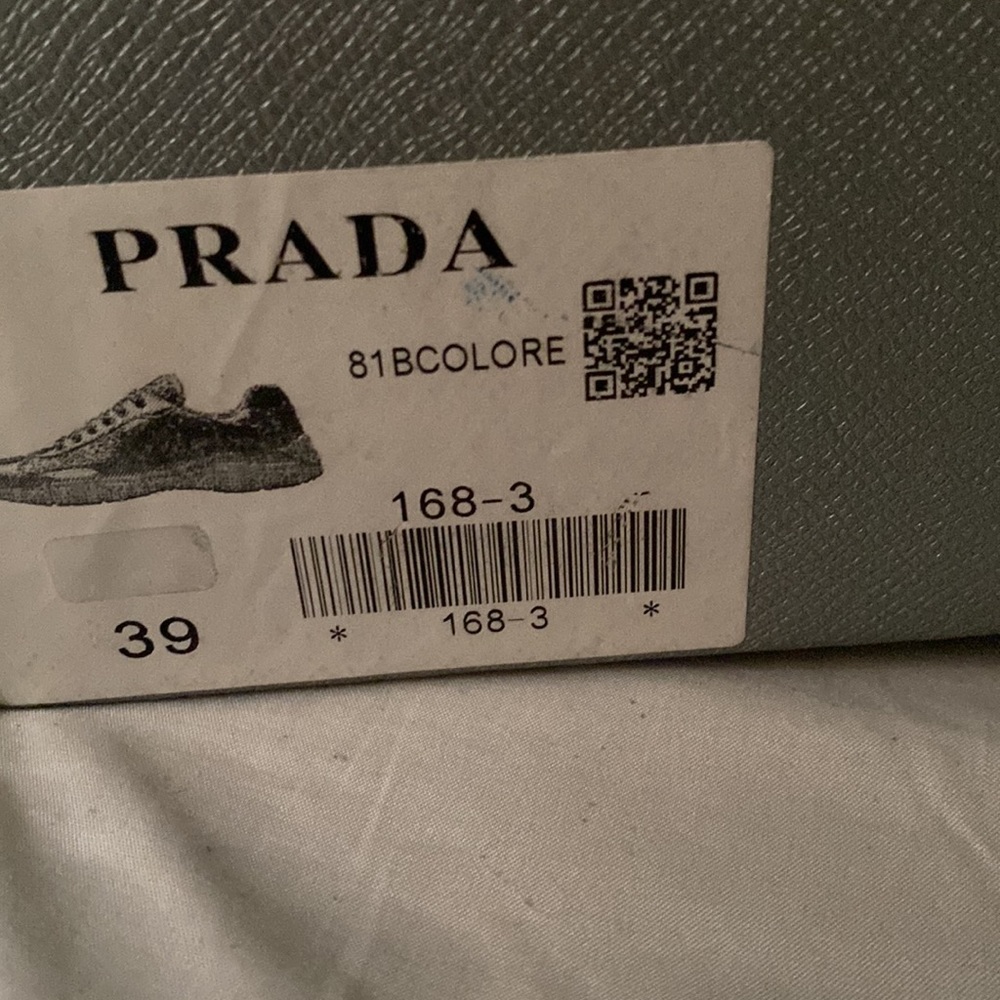 Brand new never 👎 worn fresh out the box - Picture 5 of 5